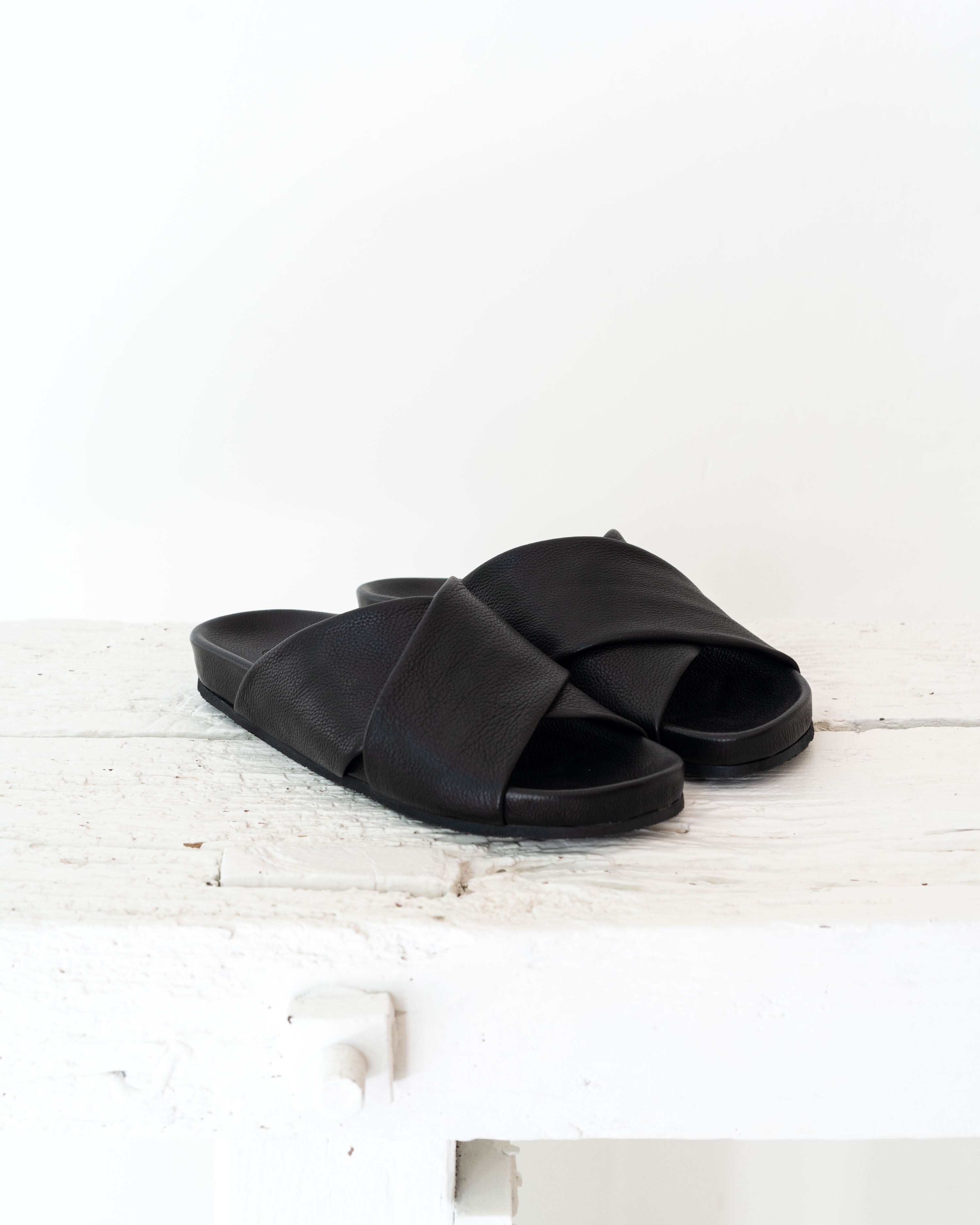 Gwen cross sandal - Leather black