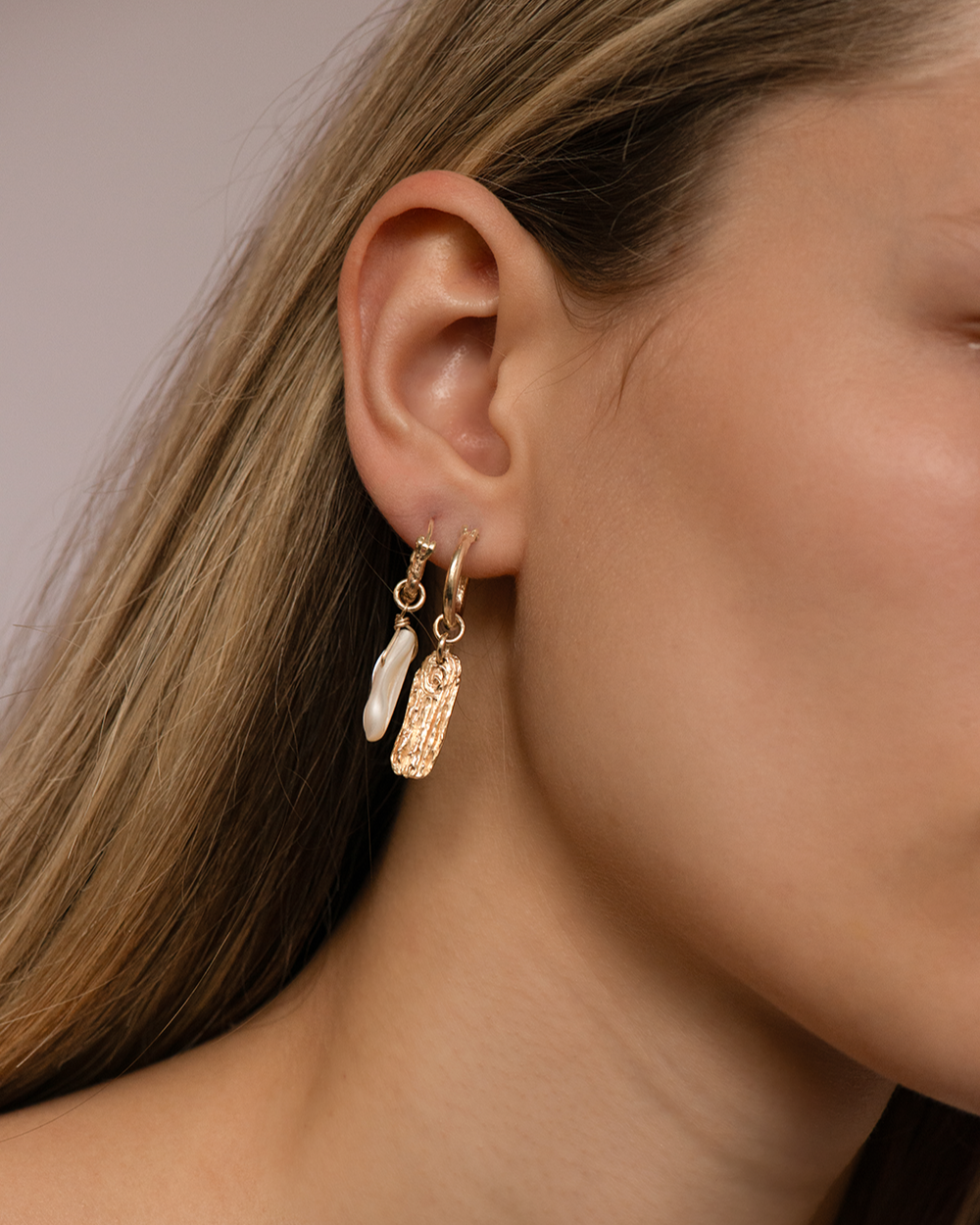 Sunny soldier mother of pearl earring - Gold