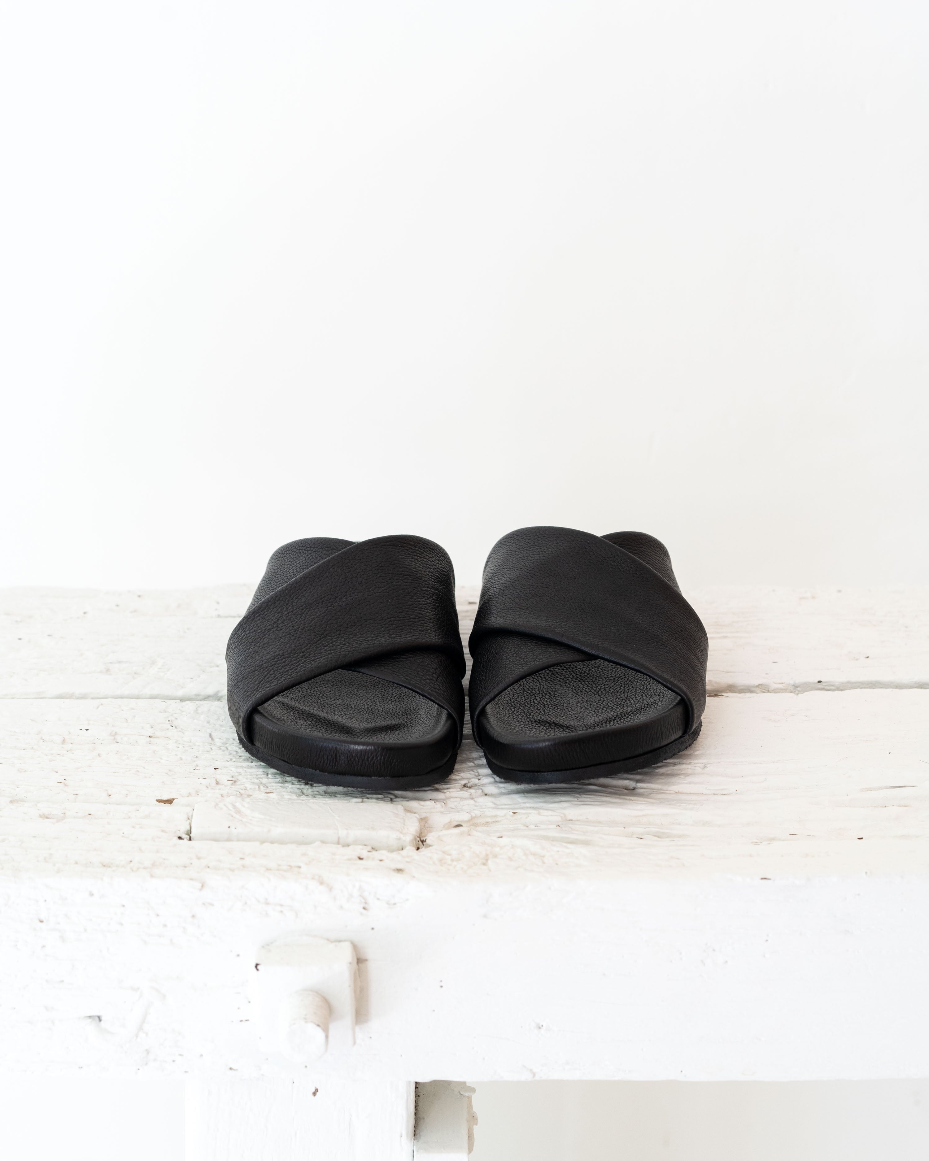 Gwen cross sandal - Leather black