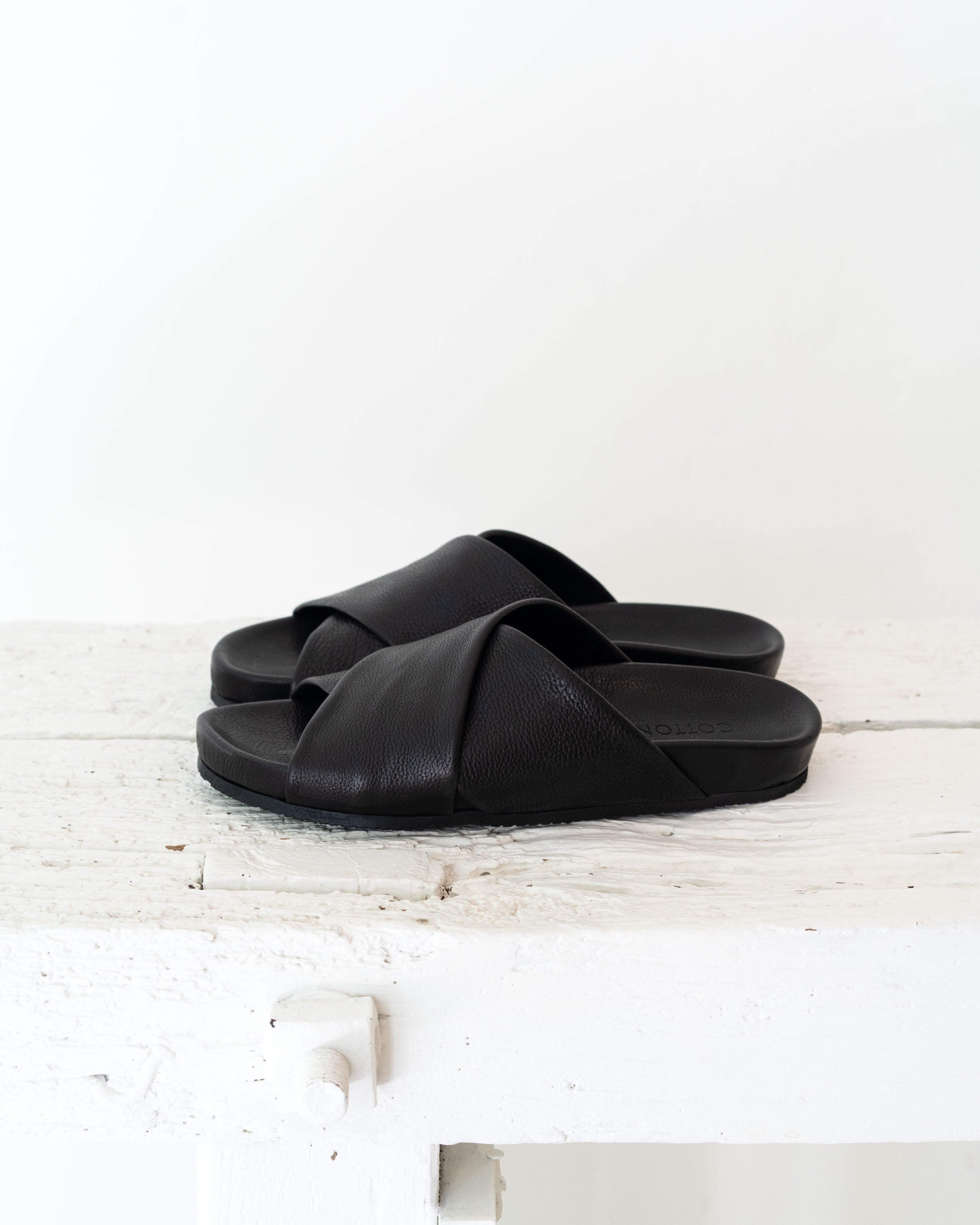 Gwen cross sandal - Leather black