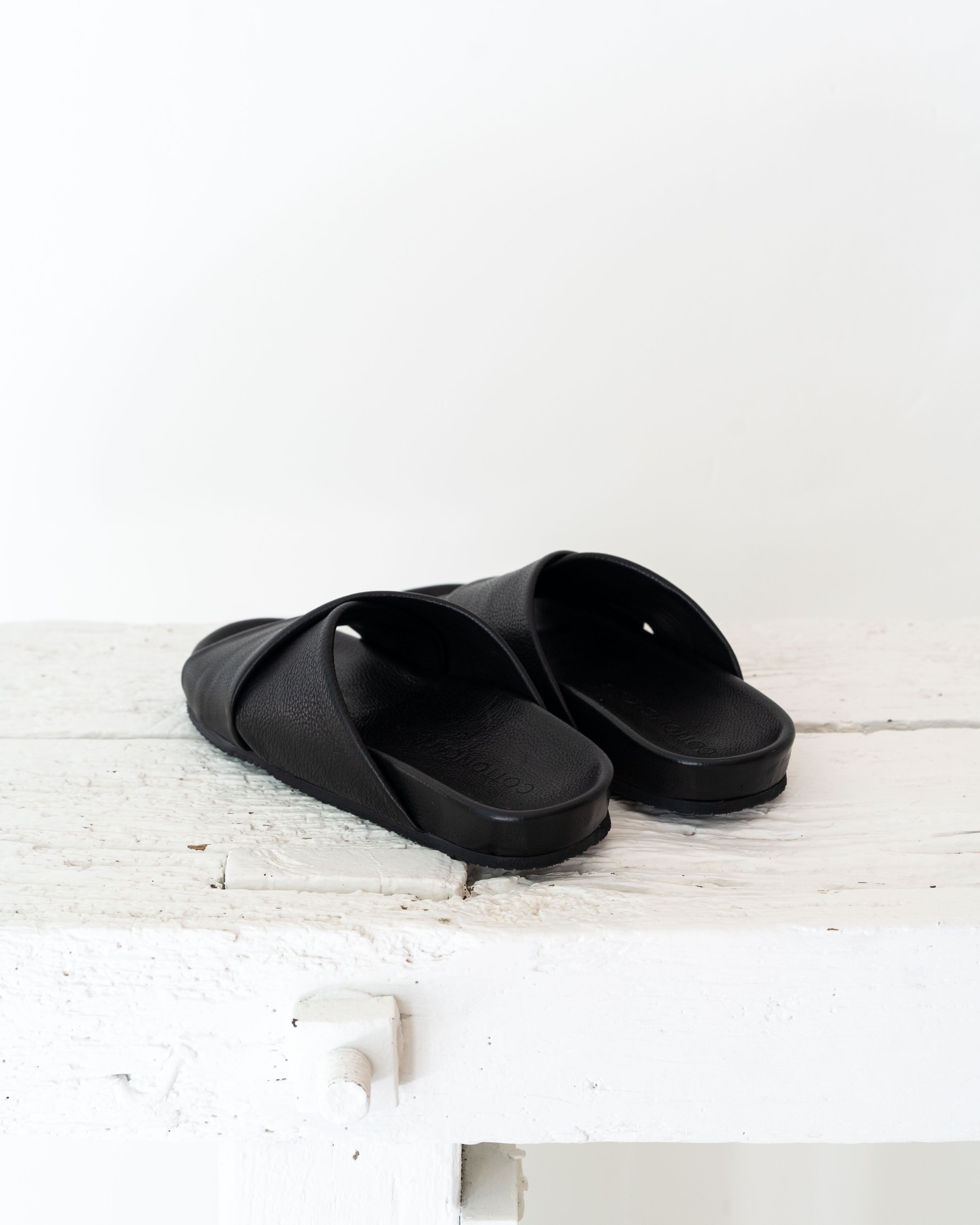 Gwen cross sandal - Leather black