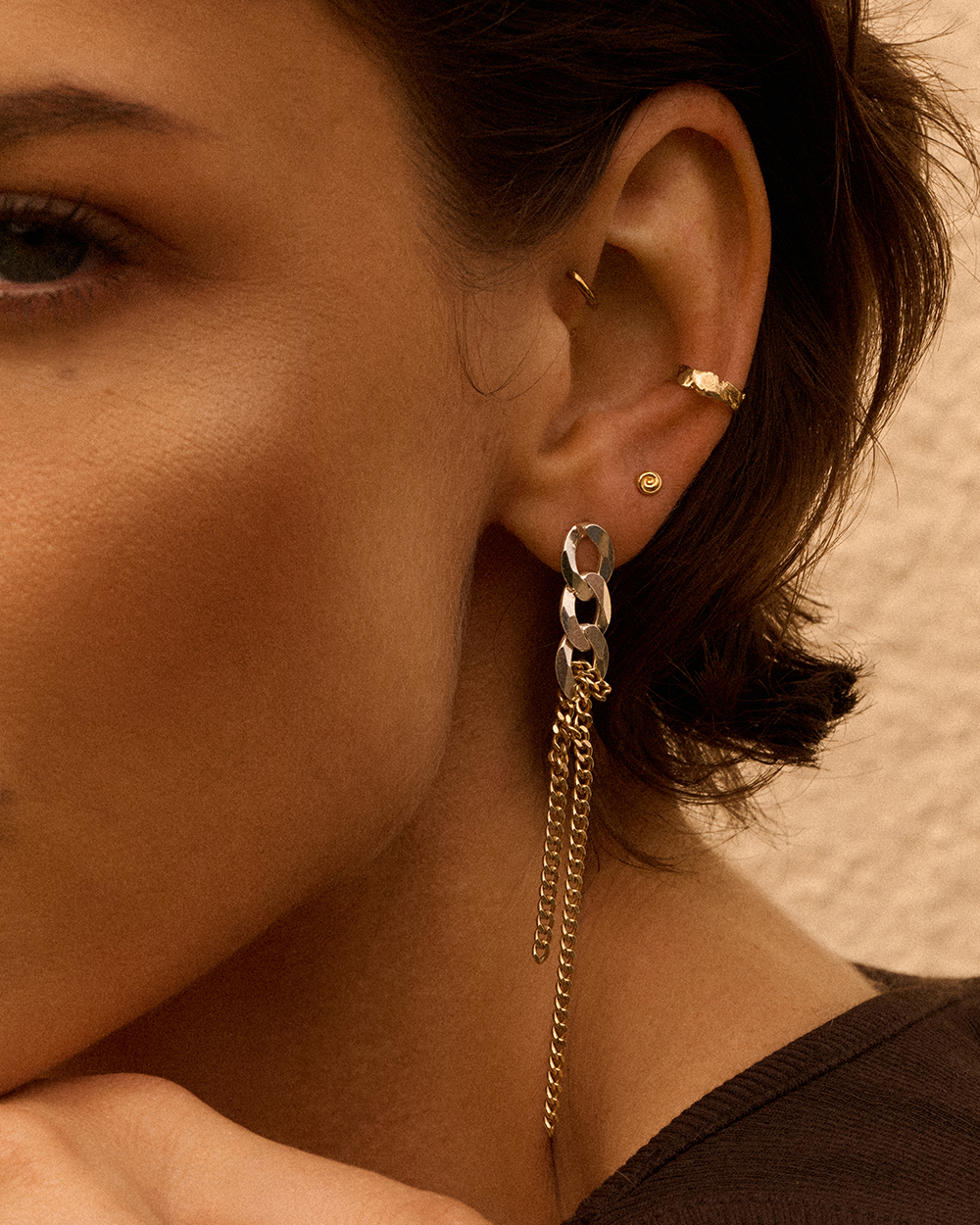 Hangin' on ear cuff - Gold